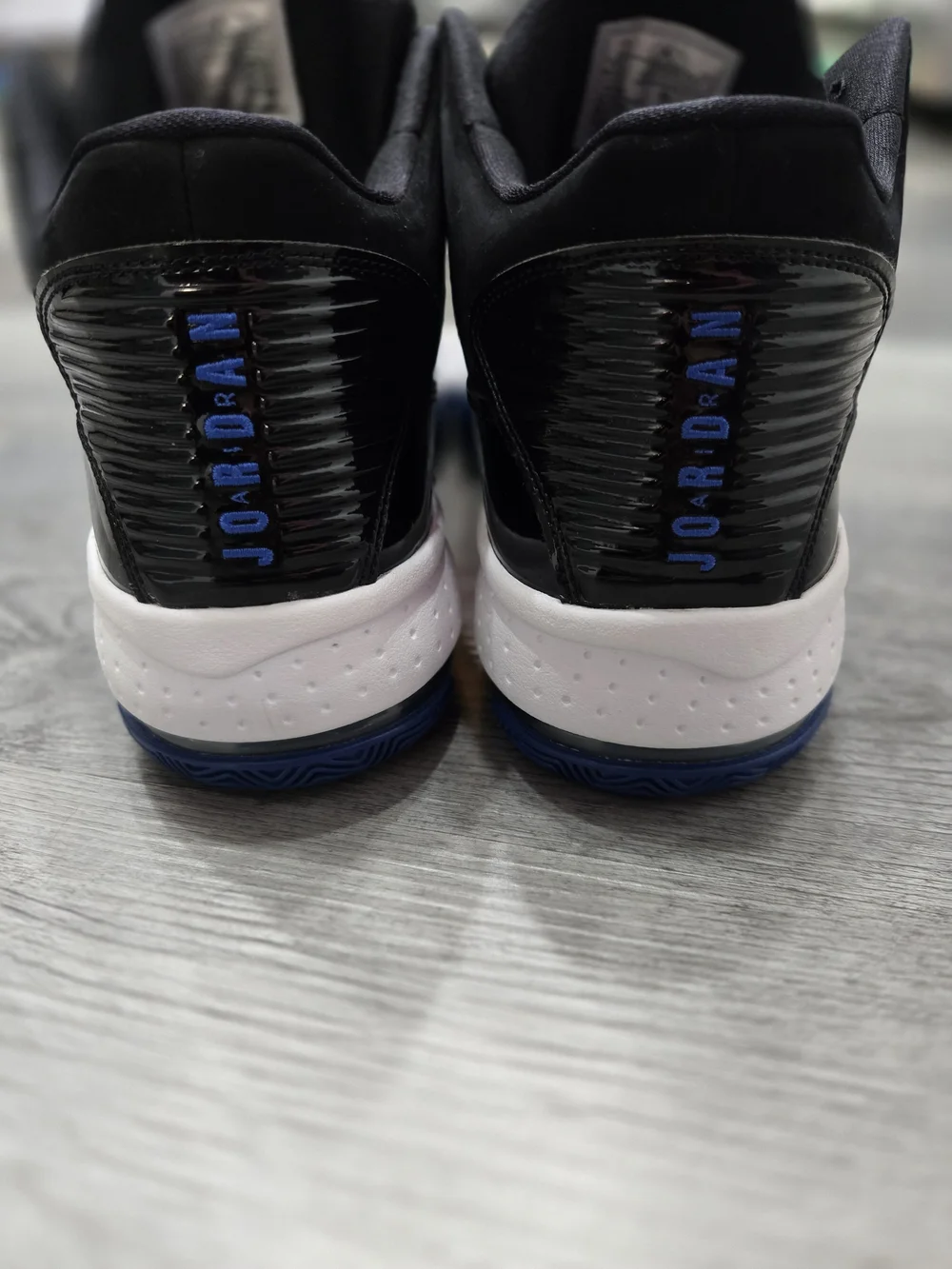 Nike Air Jordan Max Aura 2